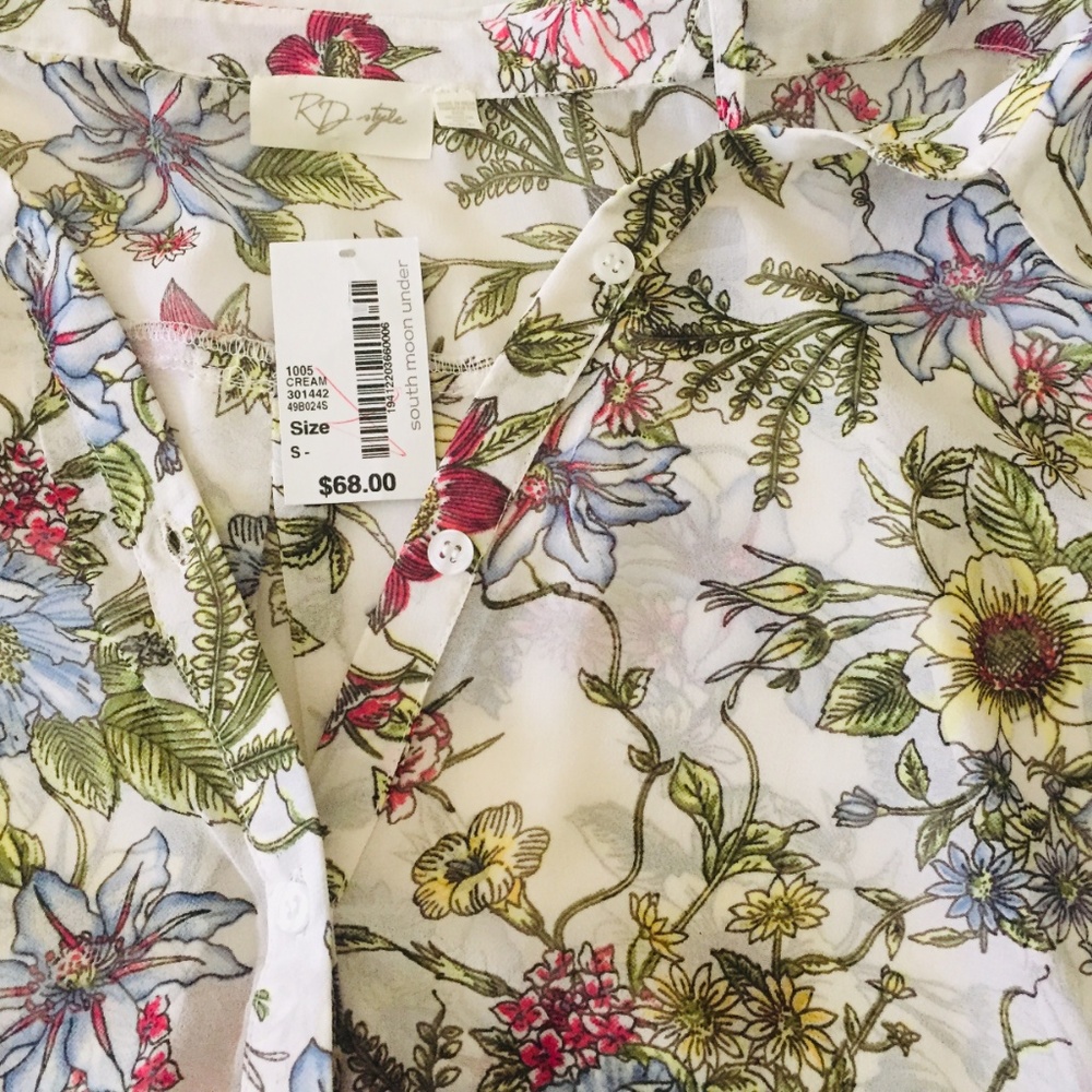 Sheer Floral Long Sleeve Blouse - Picture 3 of 3